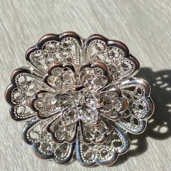 🟣 (2/$12) Fun silver stretch flower ring - One Size - Picture 6 of 13